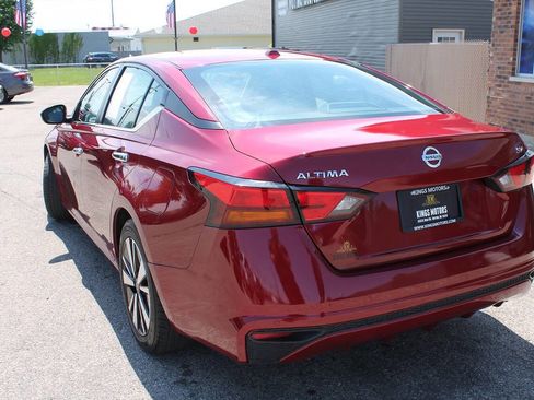 Used 2022 Nissan Altima 2.5 SV FWD image 3