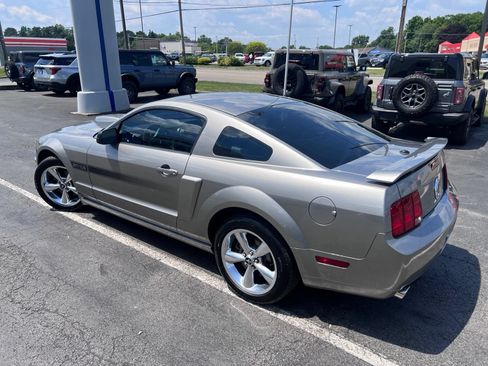 Used 2009 Ford Mustang GT RWD image 13
