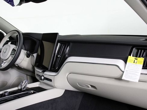 New 2026 Volvo XC60 T8 Ultra w/ Protection Package Premier image 9