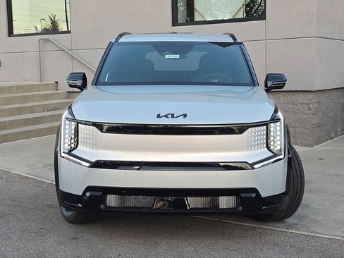 New 2026 Kia EV9 Land w/ Nightfall Edition Package image 2