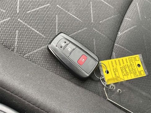 Used 2024 Toyota RAV4 XLE image 31