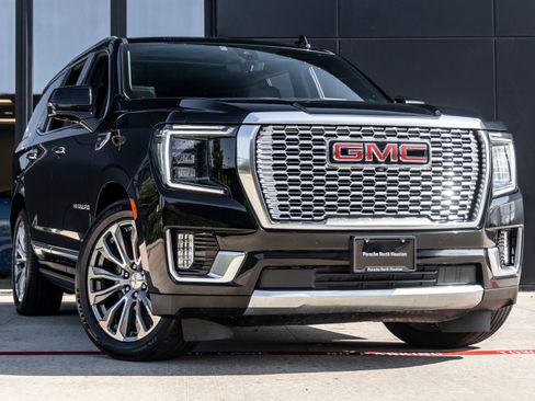 Used 2021 GMC Yukon Denali w/ Denali Ultimate Package AWD/4WD image 2