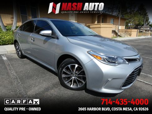 Used 2018 Toyota Avalon XLE Premium w/ Preferred Accessory Package FWD image 15