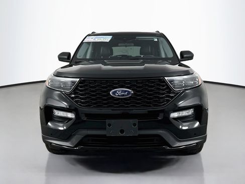 Used 2023 Ford Explorer XLT w/ Equipment Group 202A AWD/4WD image 2