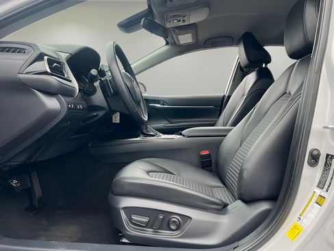 Used 2024 Toyota Camry SE image 13