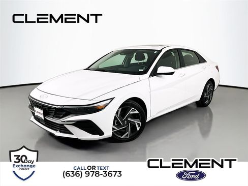 Used 2025 Hyundai Elantra SEL image 1