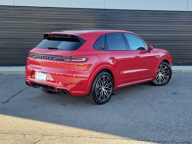 Certified 2025 Porsche Cayenne E-Hybrid AWD/4WD image 9