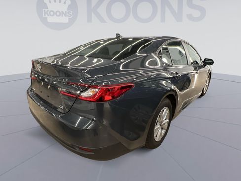 Used 2025 Toyota Camry LE image 4