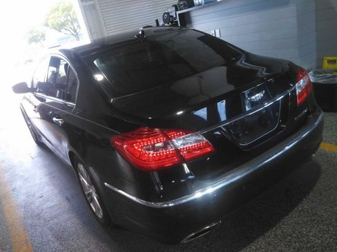 Used 2012 Hyundai Genesis 4.6 RWD image 4