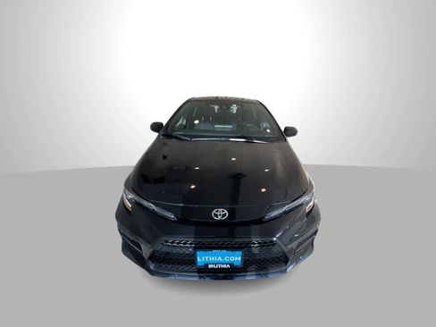 Used 2022 Toyota Corolla SE w/ Carpet Mat Package (TMS) FWD image 3