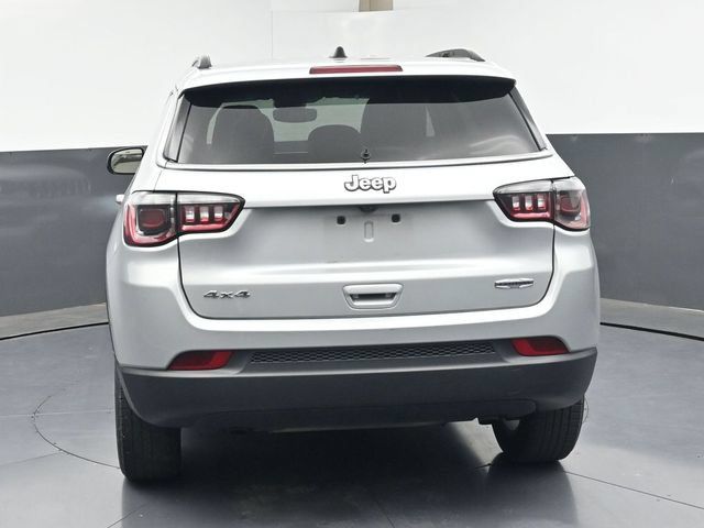 Used 2024 Jeep Compass Latitude AWD/4WD image 32