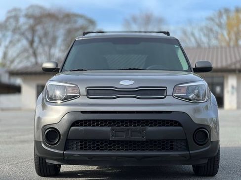 Used 2017 Kia Soul image 2
