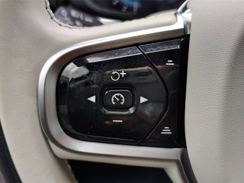 Certified 2023 Volvo XC60 B5 Core w/ Climate Package image 15