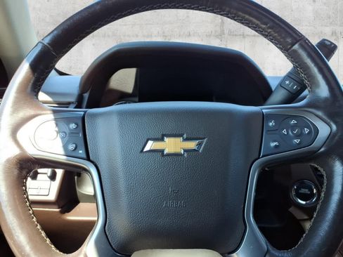 Used 2019 Chevrolet Suburban Premier AWD/4WD image 28