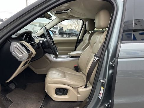 Used 2015 Land Rover Range Rover Sport SE image 29