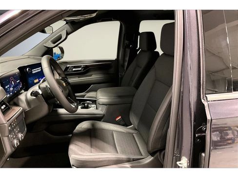 New 2026 Chevrolet Suburban LS image 10