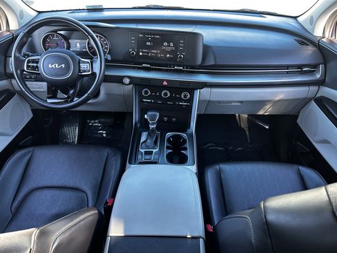 Used 2024 Kia Carnival LX image 14