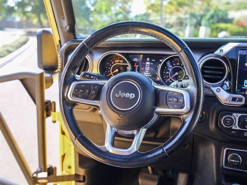 Used 2019 Jeep Wrangler Unlimited Sahara AWD/4WD image 26