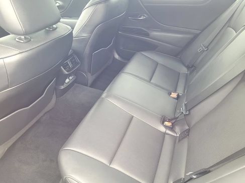 Used 2022 Lexus ES 250 w/ Accessory Package 2 AWD/4WD image 13