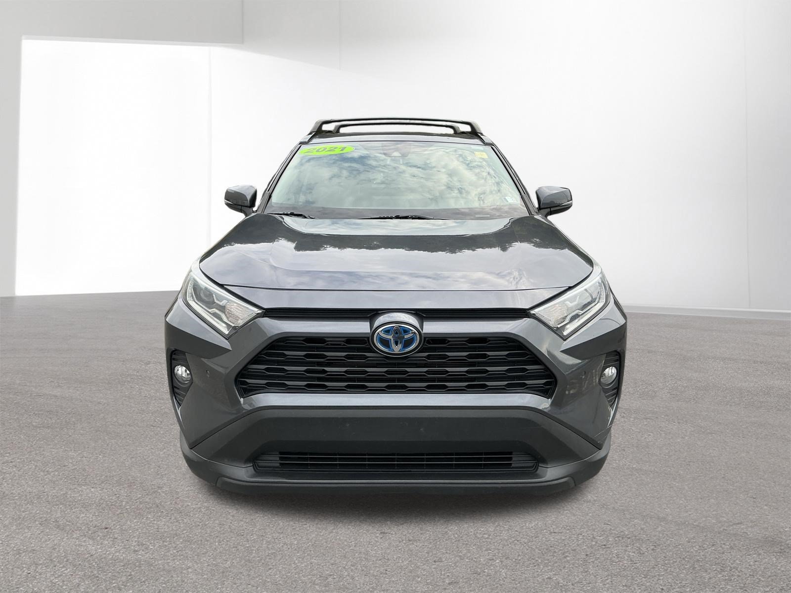 Used 2021 Toyota RAV4 XLE w/ Convenience Package AWD/4WD image 9