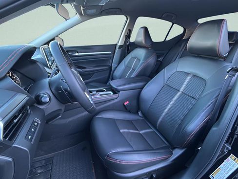 Used 2025 Nissan Altima 2.5 SR FWD image 11