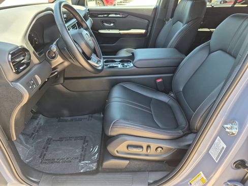 Certified 2024 Honda Pilot TrailSport image 11