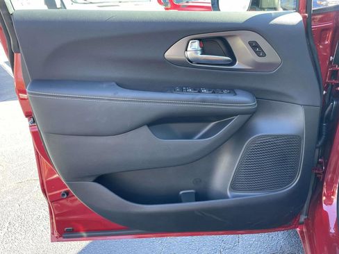 New 2026 Chrysler Pacifica Select image 26