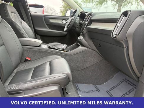 Certified 2023 Volvo XC40 B5 Plus AWD/4WD image 34