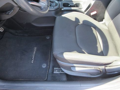 Used 2018 Hyundai Elantra GT FWD image 20