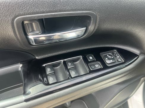 Used 2020 Mitsubishi Outlander LE image 7