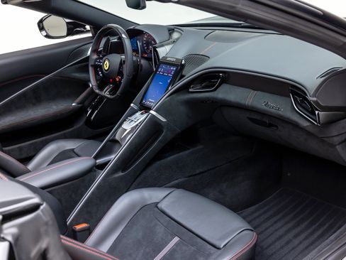 Used 2026 Ferrari Roma Spider RWD image 28