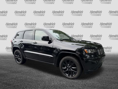 Used 2020 Jeep Grand Cherokee Altitude RWD image 10