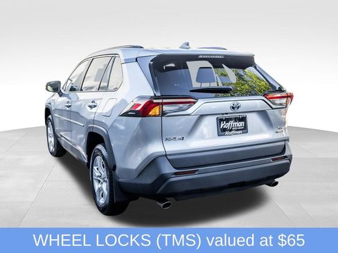 Used 2021 Toyota RAV4 XLE w/ XLE Grade Weather Package AWD/4WD image 11