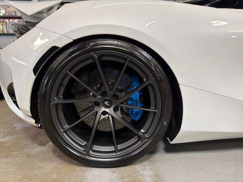 Used 2025 McLaren 750S Spider image 16