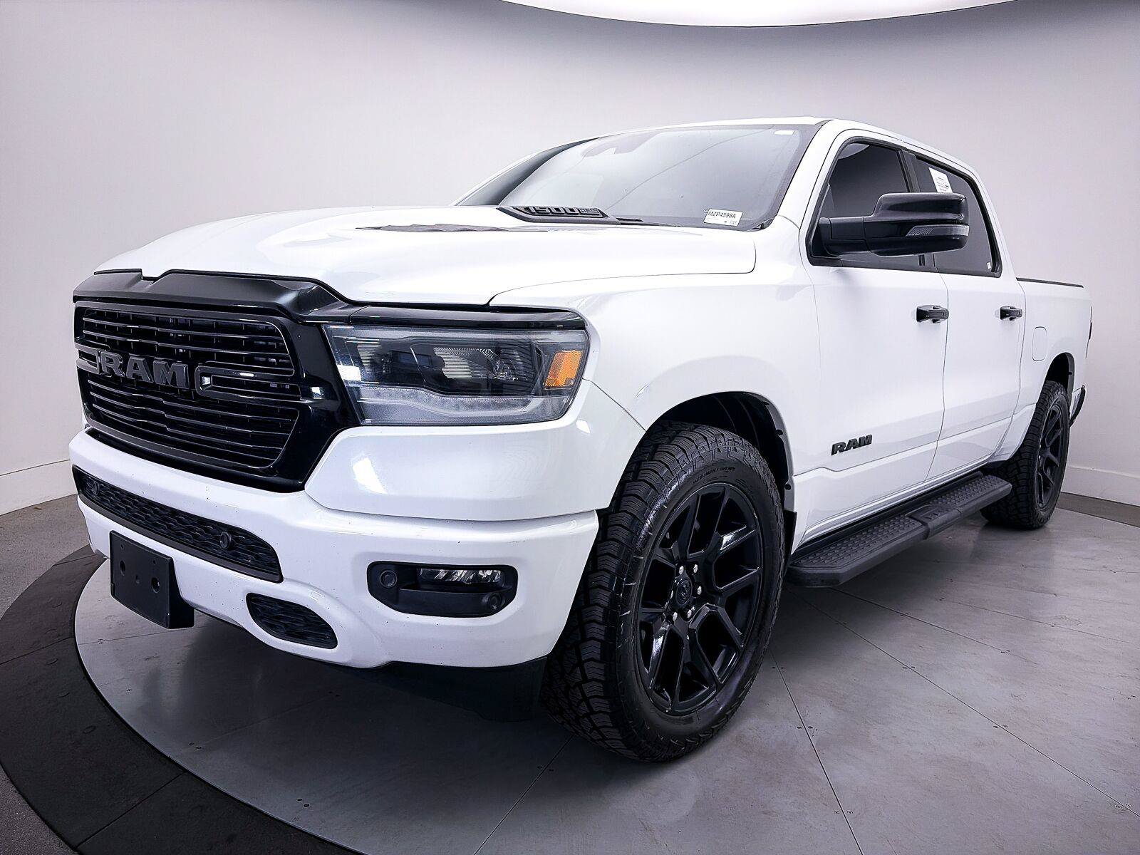 Used 2023 RAM 1500 Laramie AWD/4WD image 9