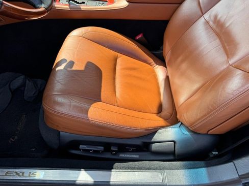 Used 2002 Lexus SC 430 Convertible image 11