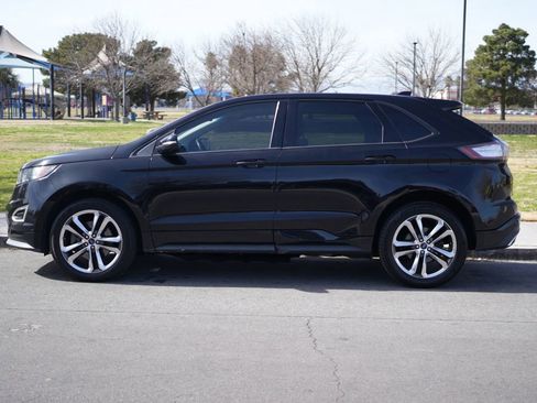 Used 2017 Ford Edge Titanium w/ Technology Package image 3