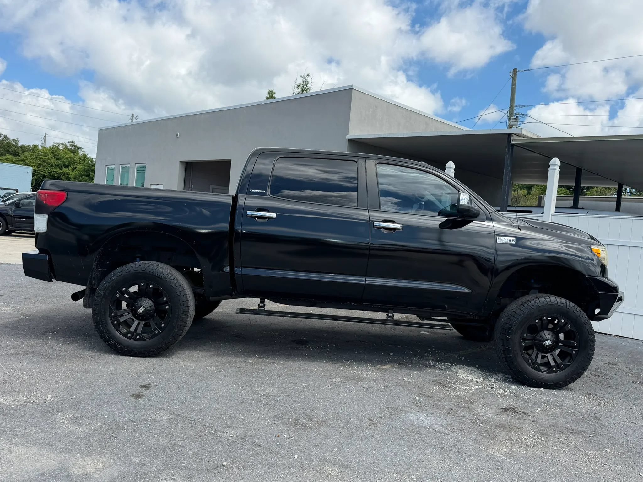Used 2010 Toyota Tundra Limited RWD image 5