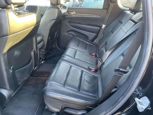 Used 2017 Jeep Grand Cherokee Limited w/ Luxury Group II image 21