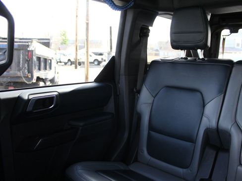 Used 2024 Ford Bronco Outer Banks image 12