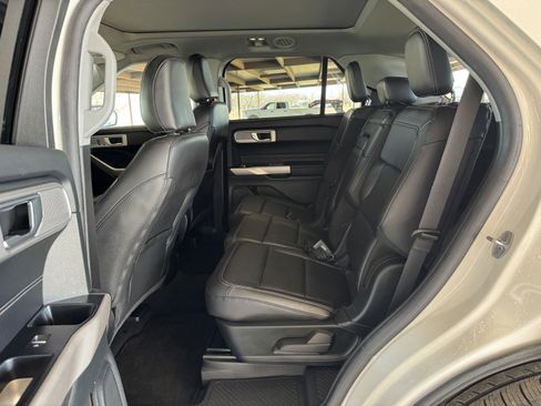 Used 2023 Ford Explorer XLT w/ Equipment Group 202A image 27