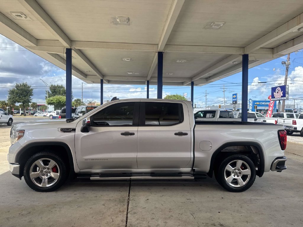 Used 2020 GMC Sierra 1500 2WD Crew Cab w/ Sierra Value Package image 4