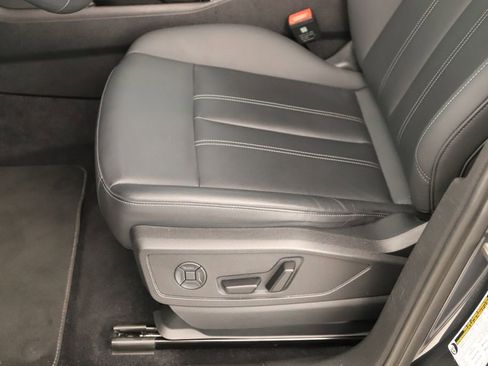 Certified 2025 Audi Q5 Premium Plus w/ Premium Plus AWD/4WD image 25
