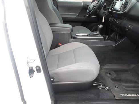 Used 2021 Toyota Tacoma SR w/ SX Package AWD/4WD image 9