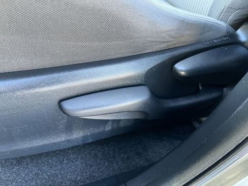 Used 2013 Toyota RAV4 XLE image 16