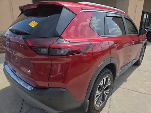 Used 2023 Nissan Rogue SV w/ SV Premium B Package FWD image 6
