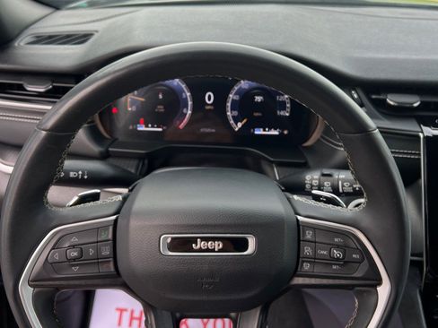 Used 2024 Jeep Grand Cherokee Altitude AWD/4WD image 27