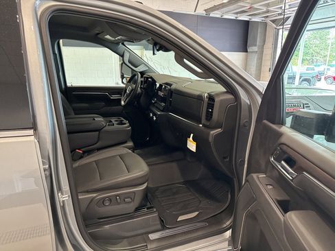 New 2025 GMC Sierra 2500 SLT image 12