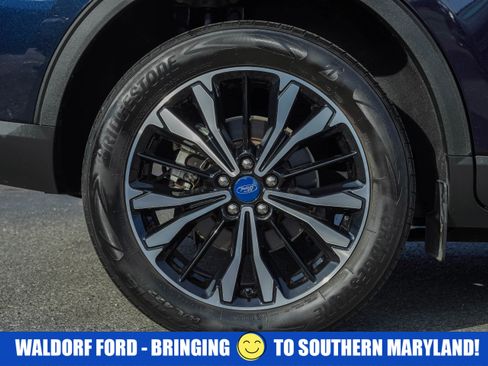 Used 2021 Ford Escape SE w/ SE Sport Appearance Package image 19