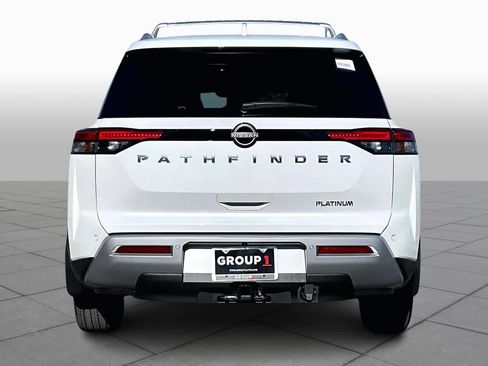 New 2025 Nissan Pathfinder Platinum image 4